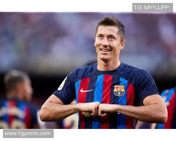 莱万状态火热欧冠赛场10场斩获12球稳居射手榜首位