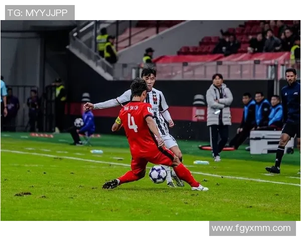 迪尼普与恒大激战正酣谁能在亚冠赛场上书写辉煌历史